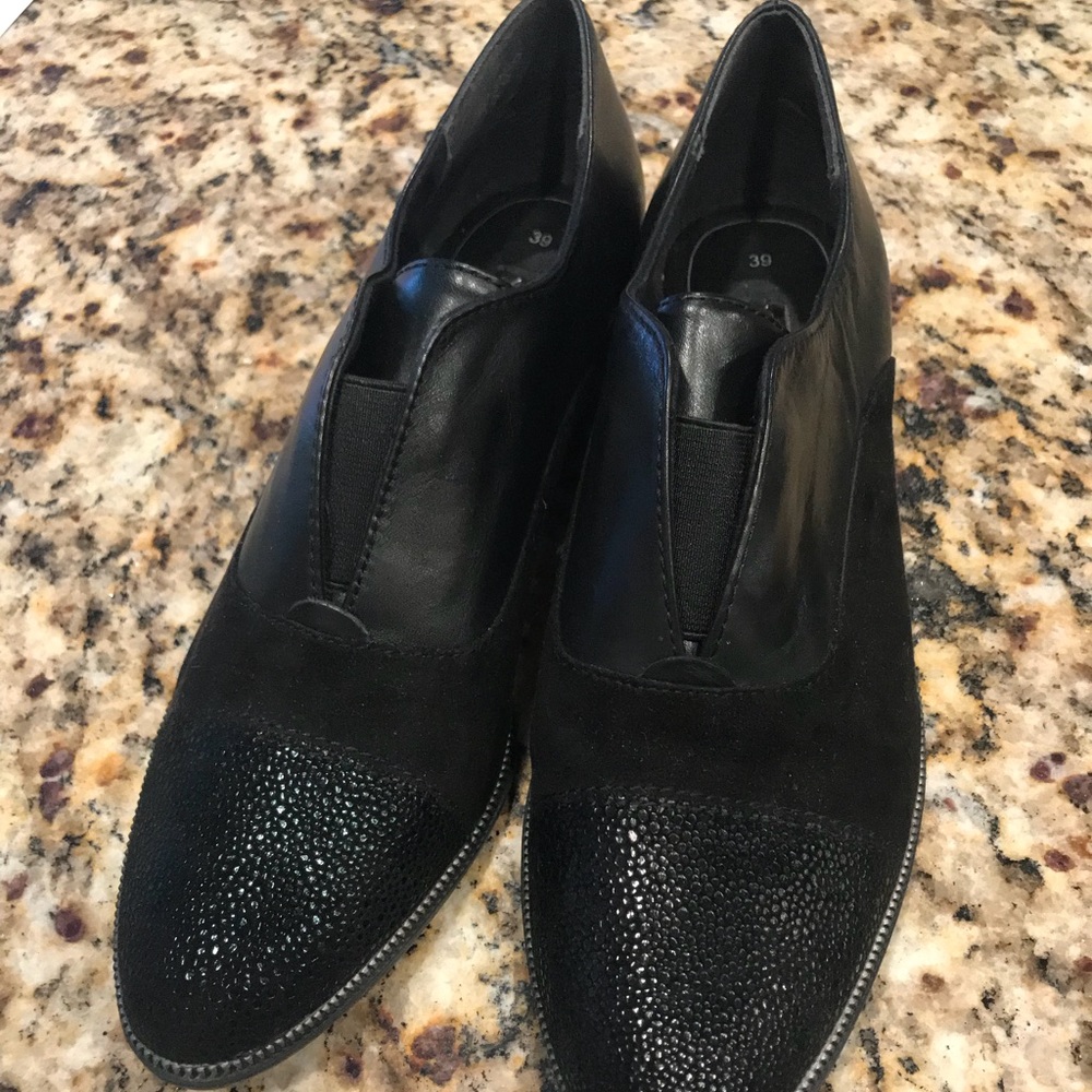 Tamaris Oxford Black Comb Embellished Low Shoes